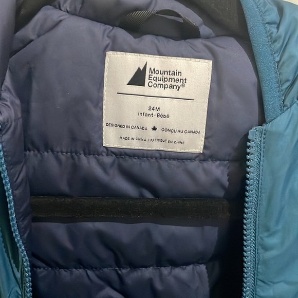 This is a brand new baby MEC suit I purchased it for 100 dollars. - Picture 4 of 4